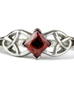 Echt EtNox Celtic Crystal Zirconia Ring Red